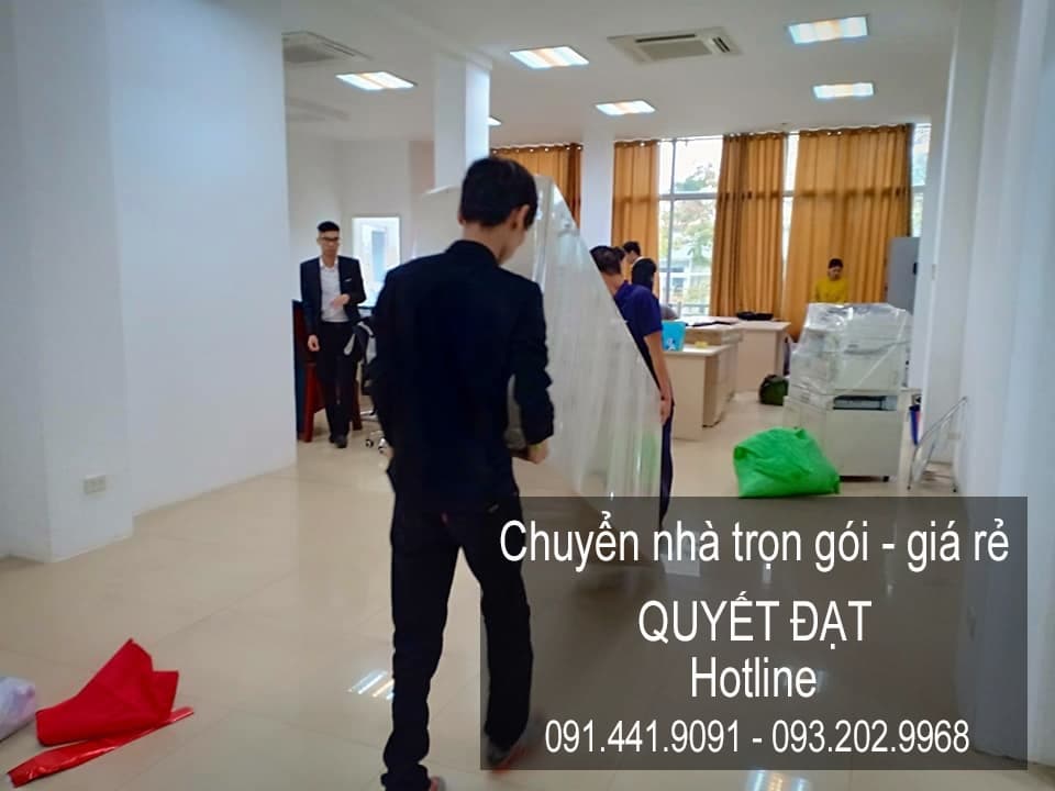 Dịch vụ chuyển nhà Quyết Đạt tại phố Nguyễn Đình Tứ